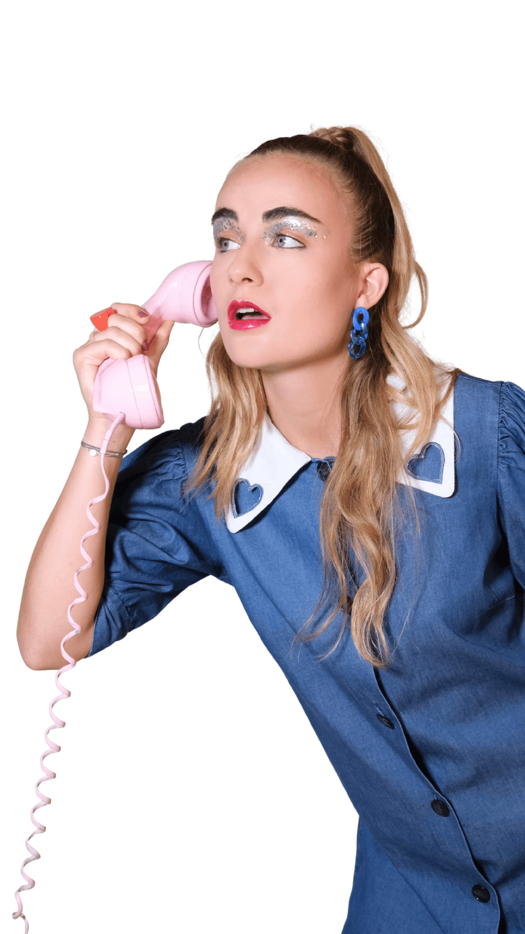 Eva au téléphone